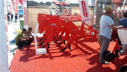 馬斯奇奧高端農機具亮相新疆展會，本土化改裝收獲好評如潮